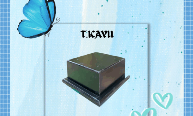 "Berbagai macam piala dan trofi yang tersedia di toko atau distributor di Kota Probolinggo, termasuk spare part dan layanan kustomisasi."